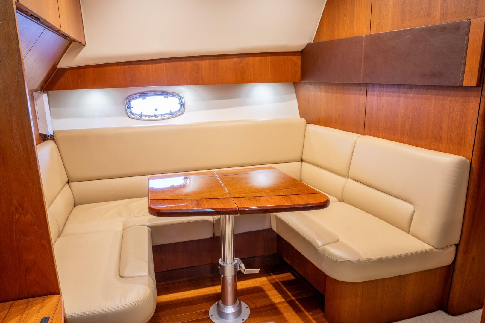 2015 Tiara Yachts 4300 Open — photo 7