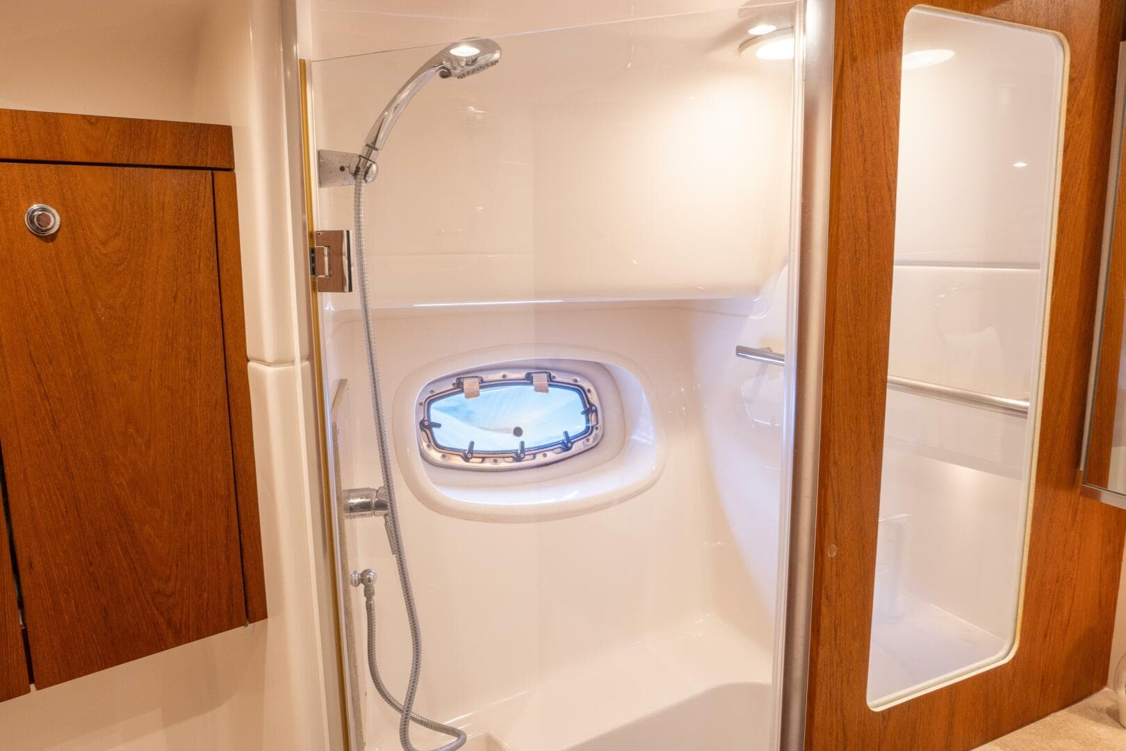 2015 Tiara Yachts 4300 Open — photo 12