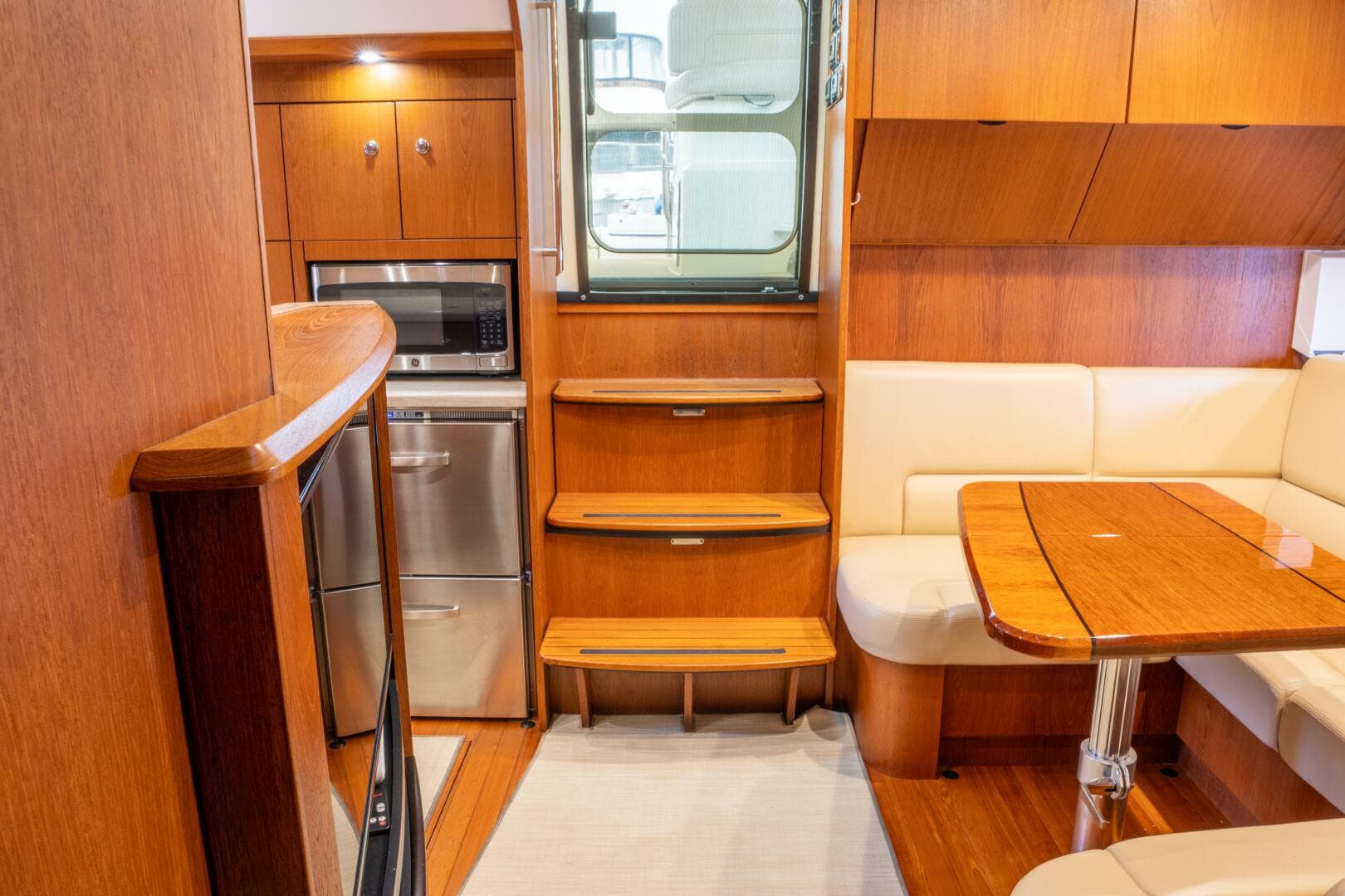 2015 Tiara Yachts 4300 Open — photo 3