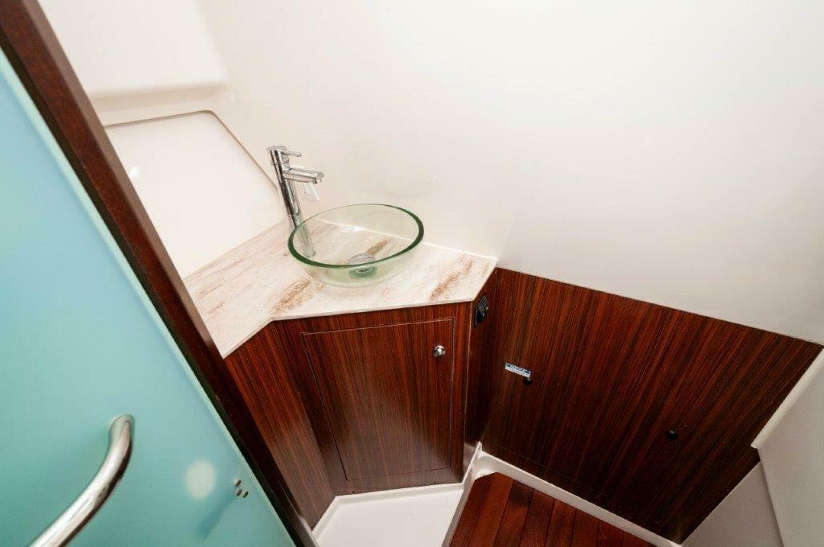 2023 Pursuit DC 365 Dual Console — photo 14