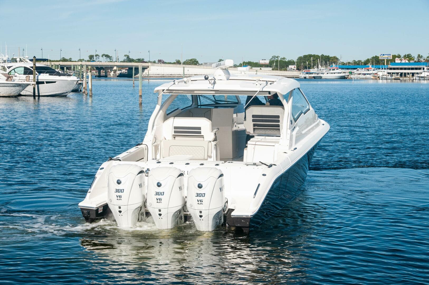 2023 Pursuit DC 365 Dual Console — photo 35