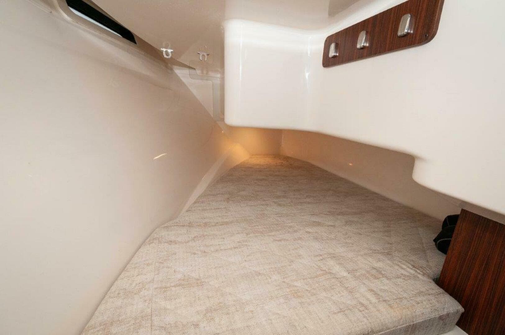 2023 Pursuit DC 365 Dual Console — photo 10