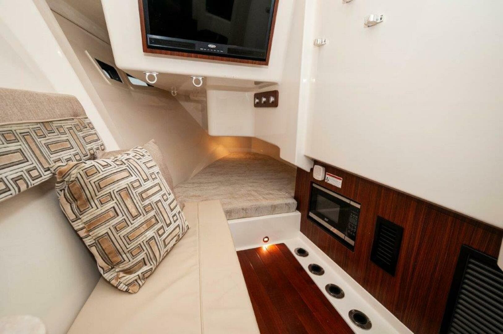 2023 Pursuit DC 365 Dual Console — photo 7