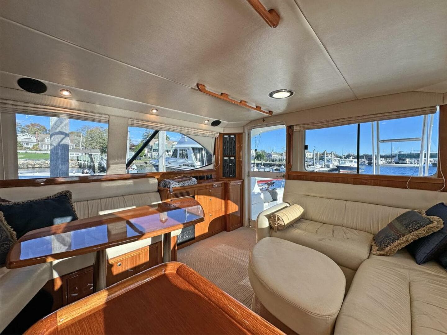 2004 Riviera 40 Sportfish — photo 25