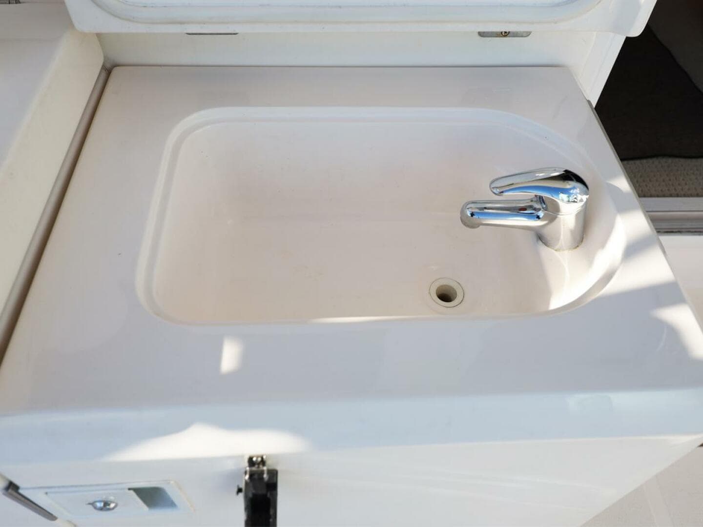 2004 Riviera 40 Sportfish — photo 44