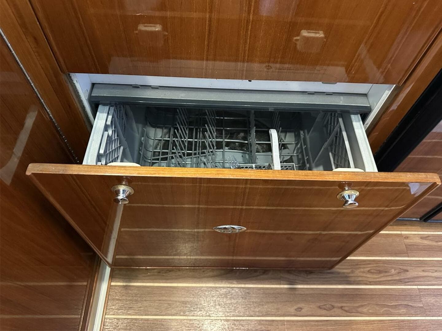 2004 Riviera 40 Sportfish — photo 29