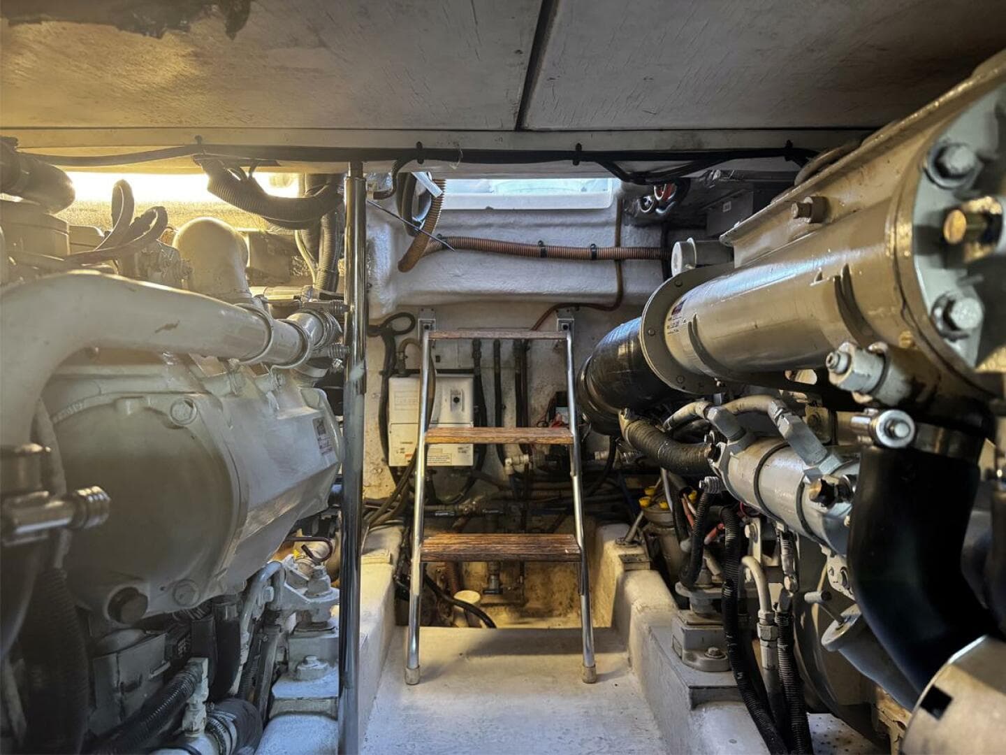 2004 Riviera 40 Sportfish — photo 47