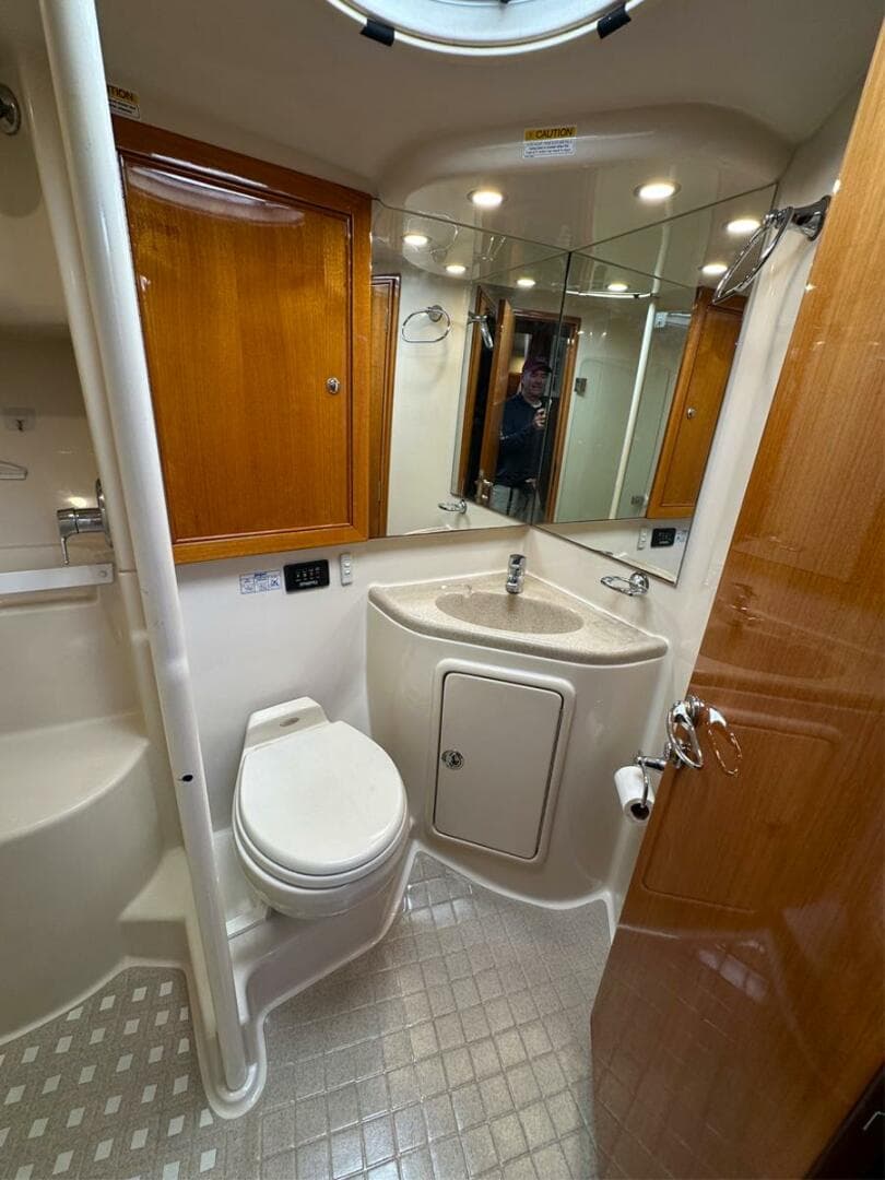 2004 Riviera 40 Sportfish — photo 38