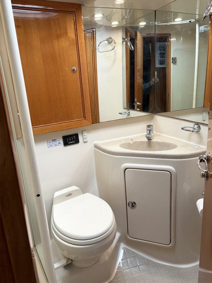 2004 Riviera 40 Sportfish — photo 39