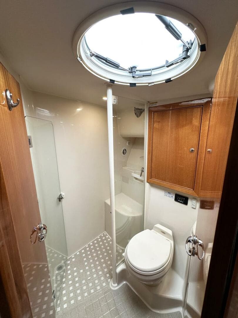 2004 Riviera 40 Sportfish — photo 40