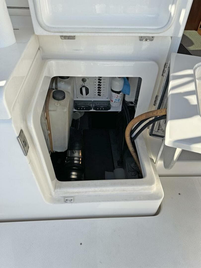 2004 Riviera 40 Sportfish — photo 46