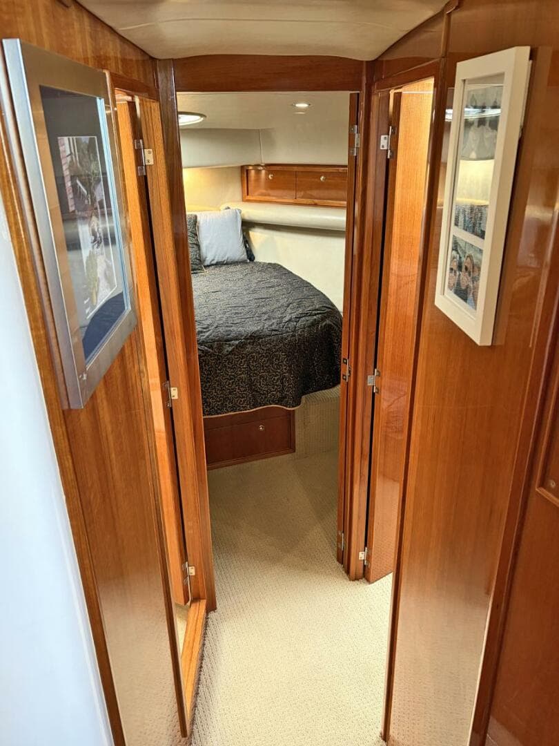 2004 Riviera 40 Sportfish — photo 33