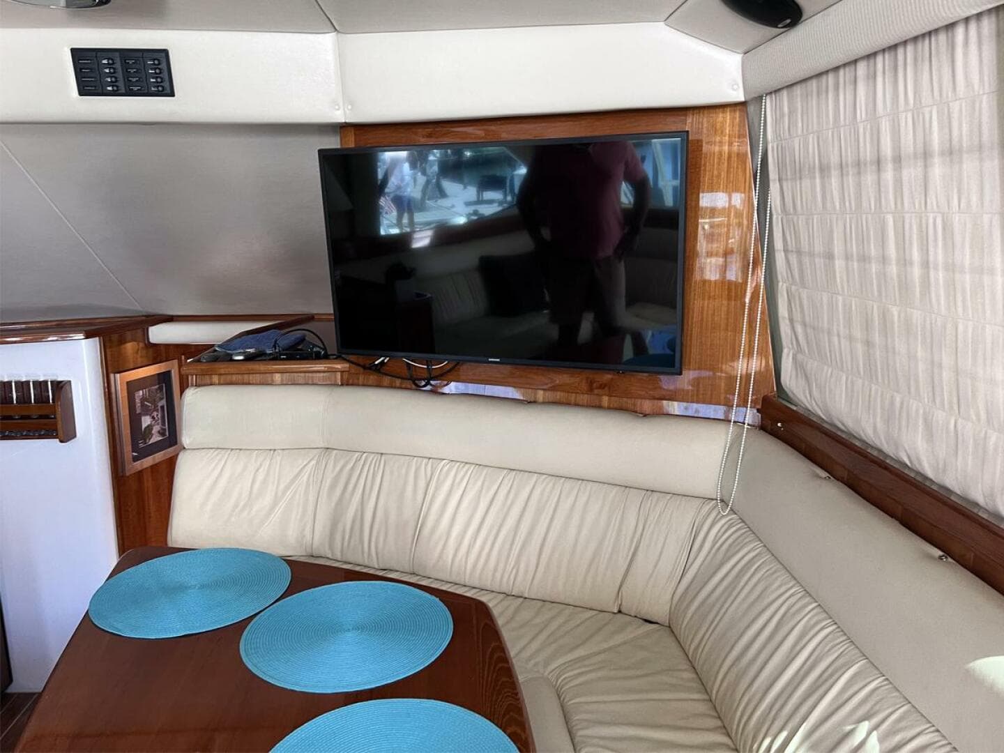 2004 Riviera 40 Sportfish — photo 26