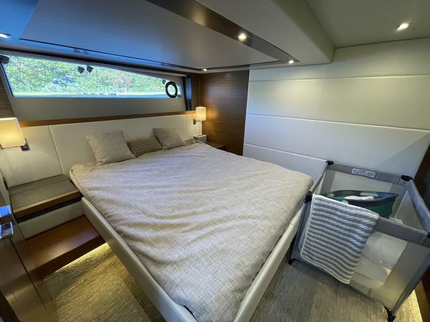 2020 Tiara Yachts C53 Coupe — photo 20