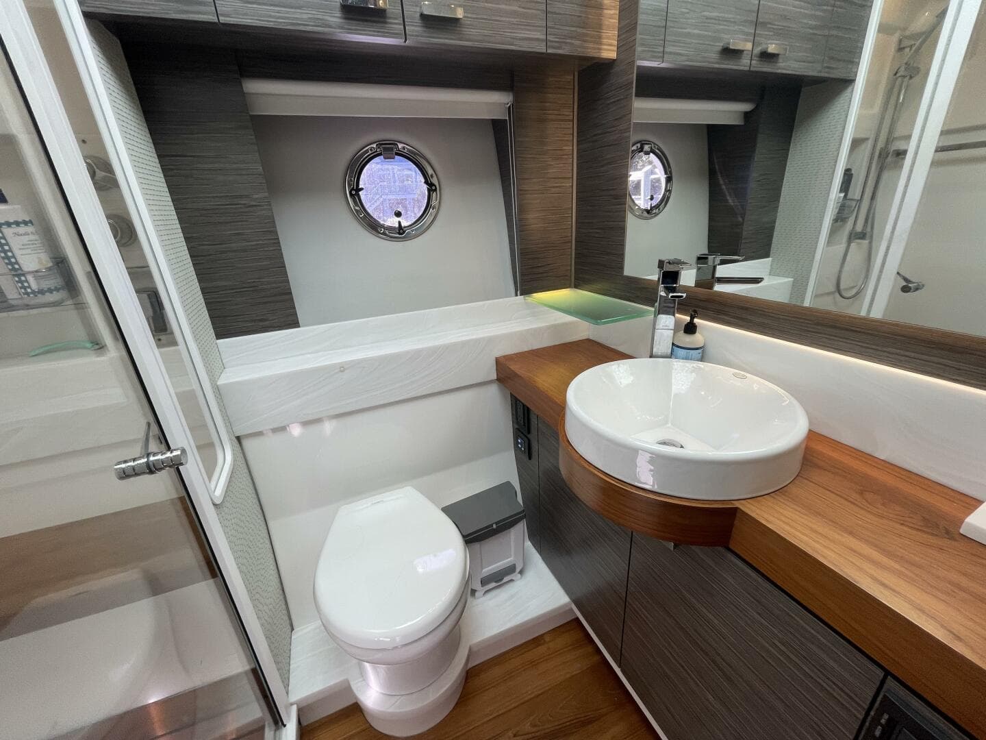 2020 Tiara Yachts C53 Coupe — photo 23