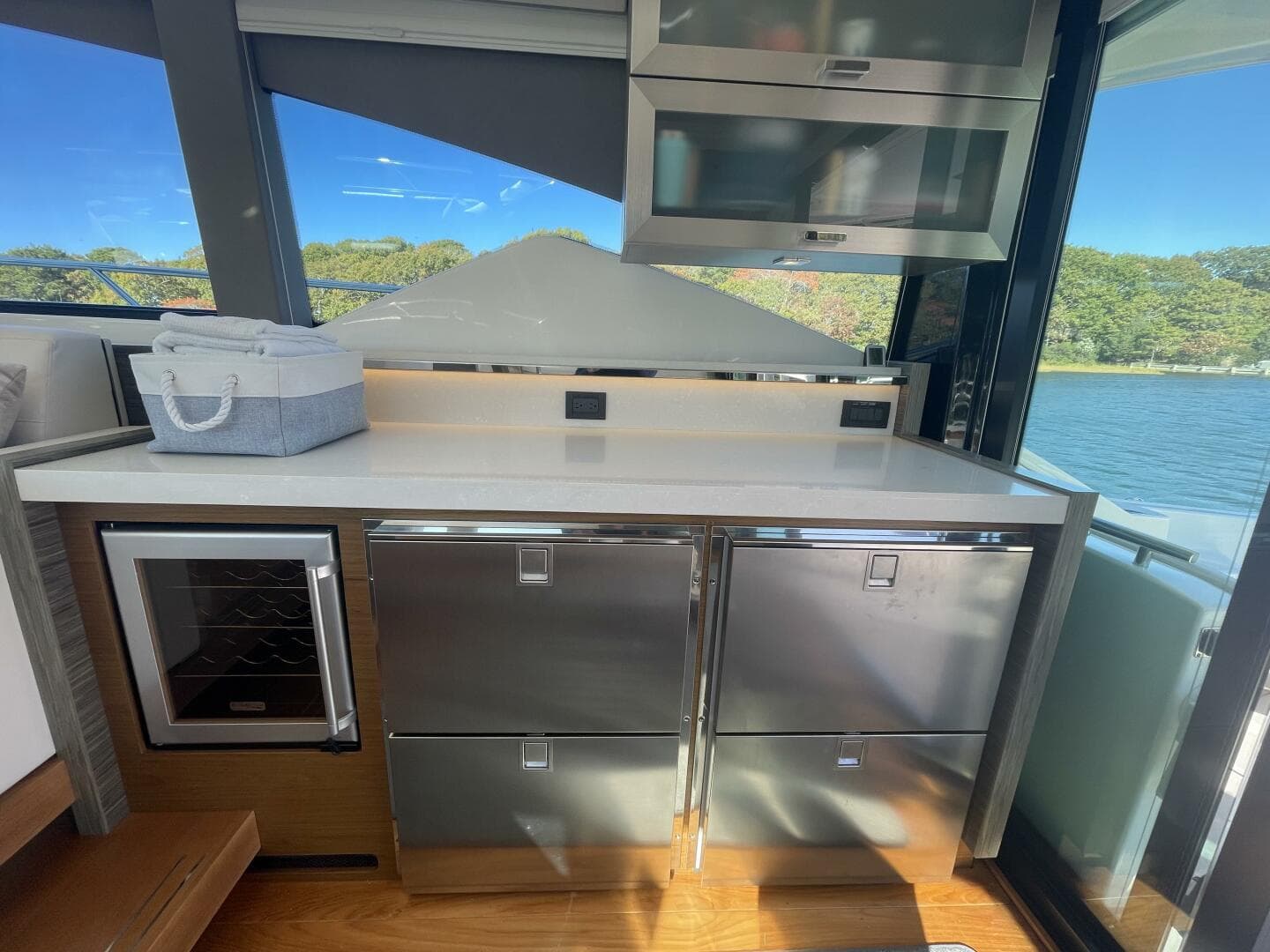 2020 Tiara Yachts C53 Coupe — photo 8