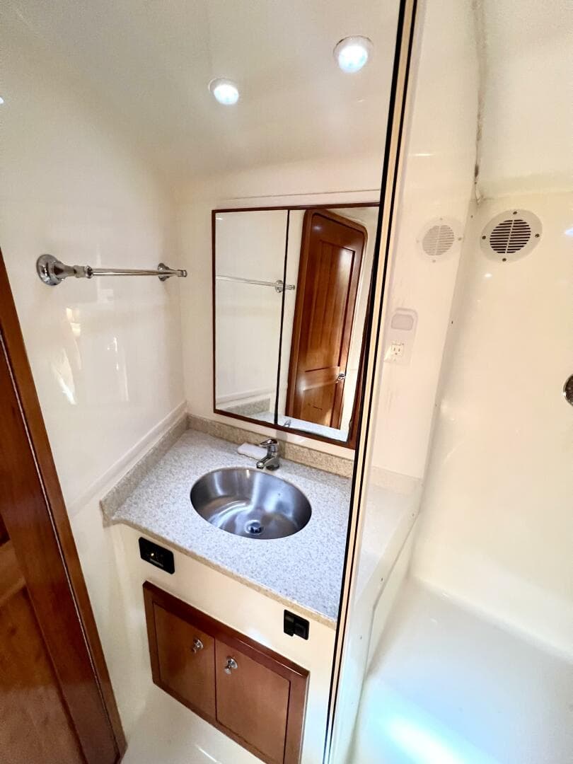 2007 Albemarle 41 Express — photo 43