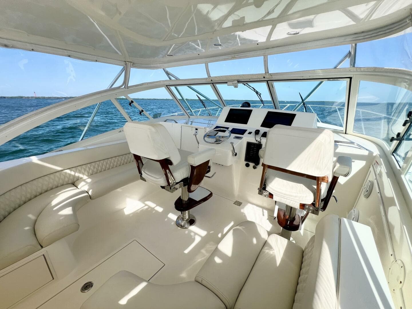 2007 Albemarle 41 Express — photo 16