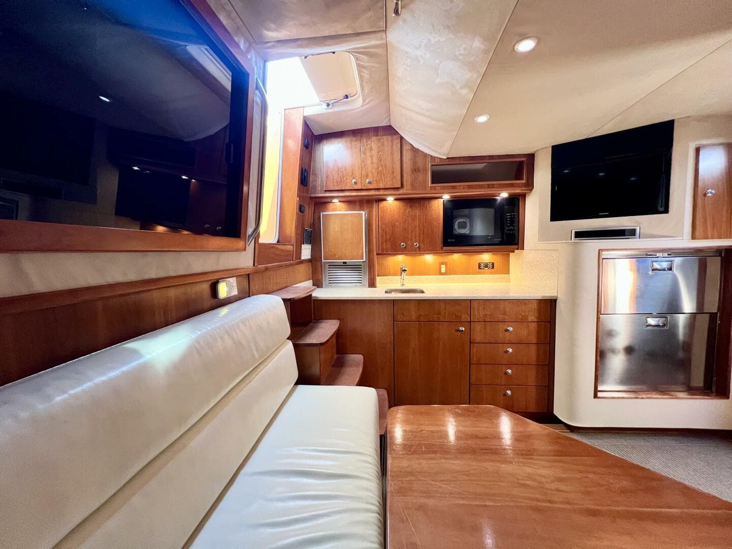 2007 Albemarle 41 Express — photo 30