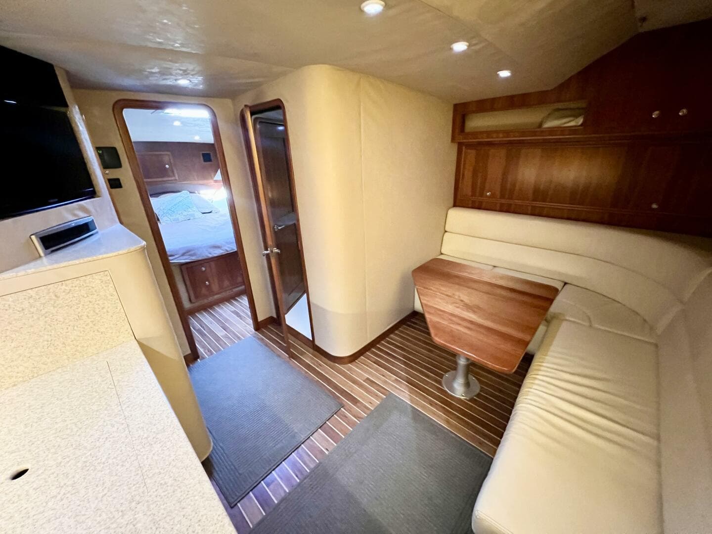 2007 Albemarle 41 Express — photo 31