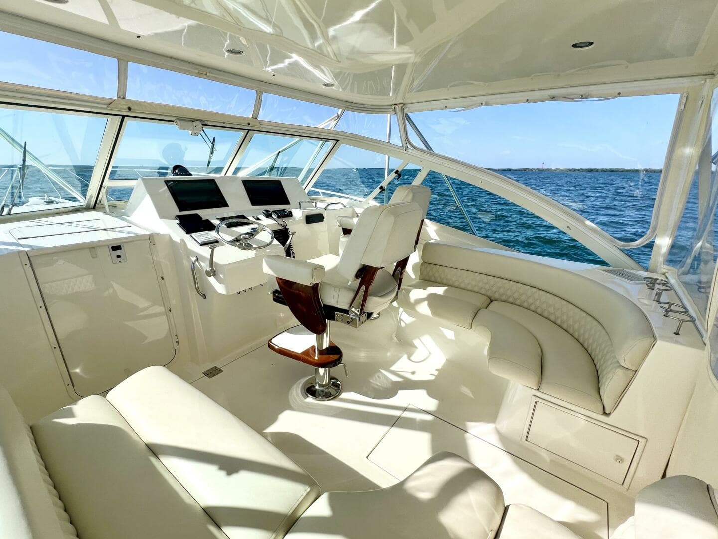 2007 Albemarle 41 Express — photo 17