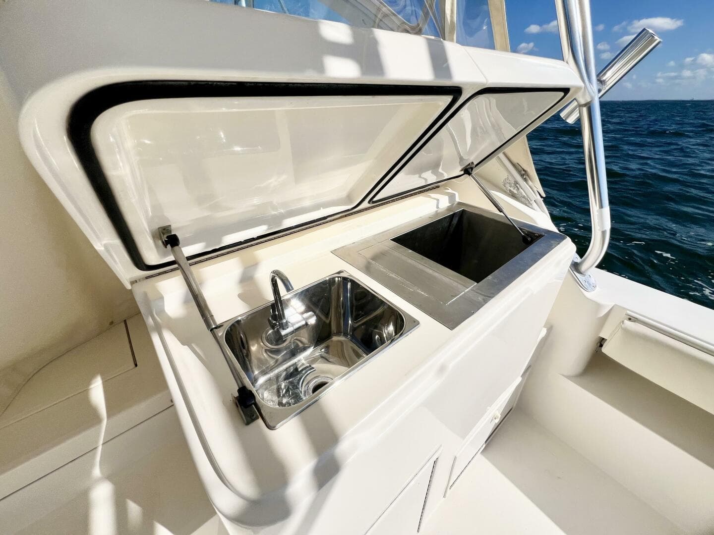 2007 Albemarle 41 Express — photo 15