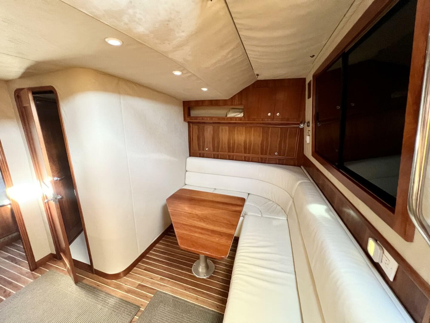 2007 Albemarle 41 Express — photo 33