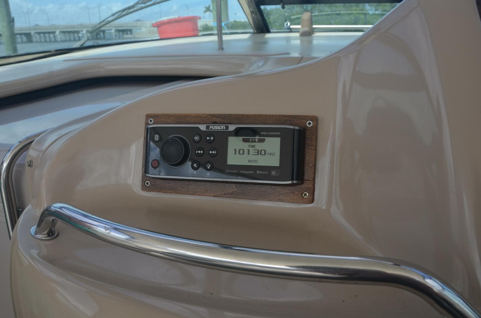 2001 Sea Ray 460 Sundancer — photo 17