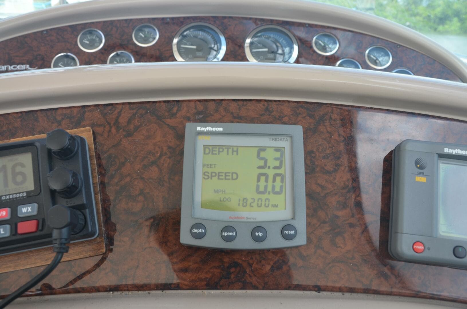 2001 Sea Ray 460 Sundancer — photo 20