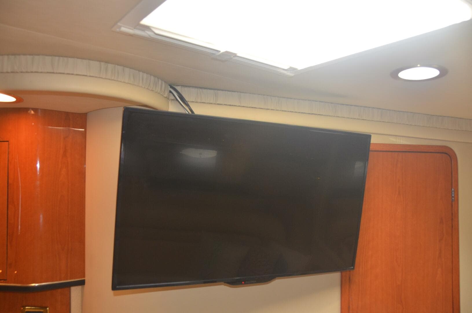 2001 Sea Ray 460 Sundancer — photo 42