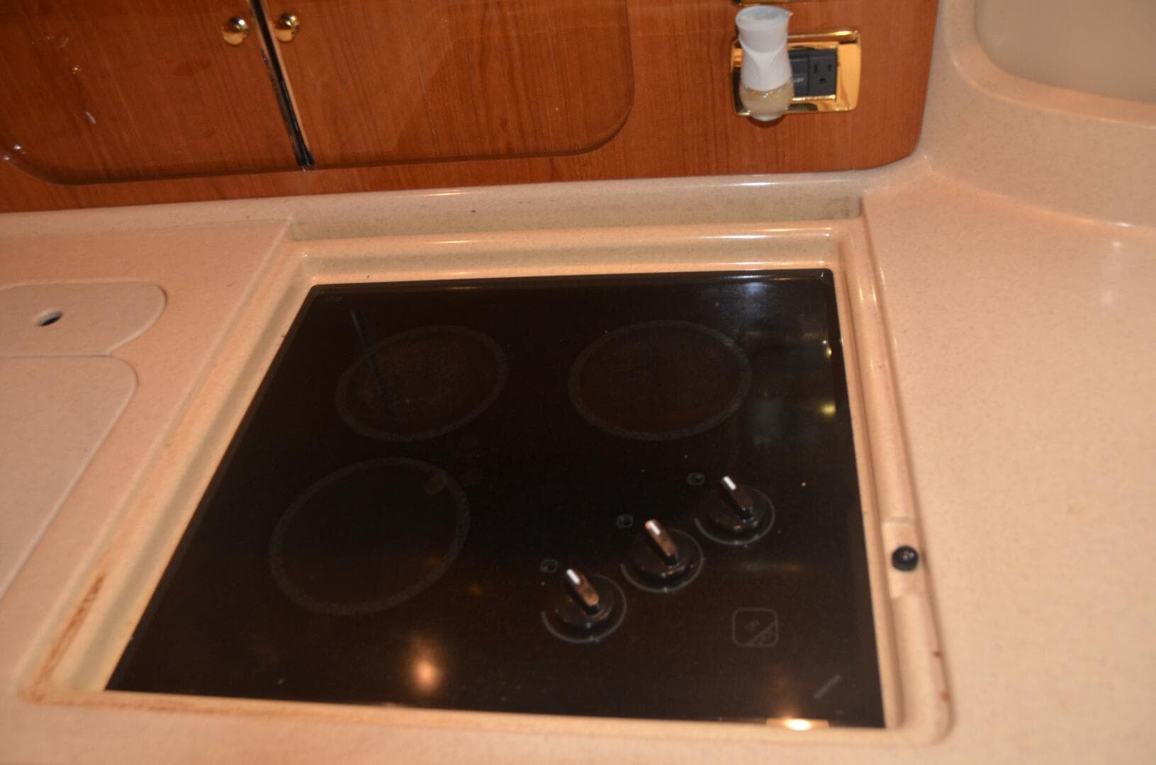 2001 Sea Ray 460 Sundancer — photo 46