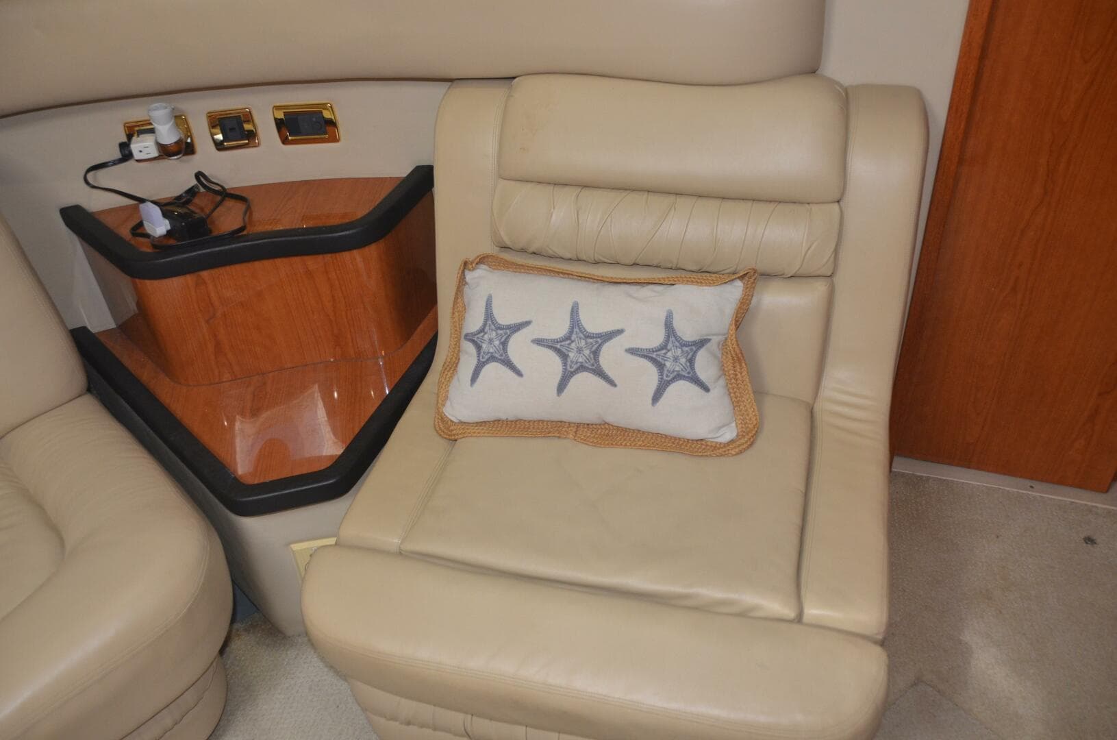 2001 Sea Ray 460 Sundancer — photo 39