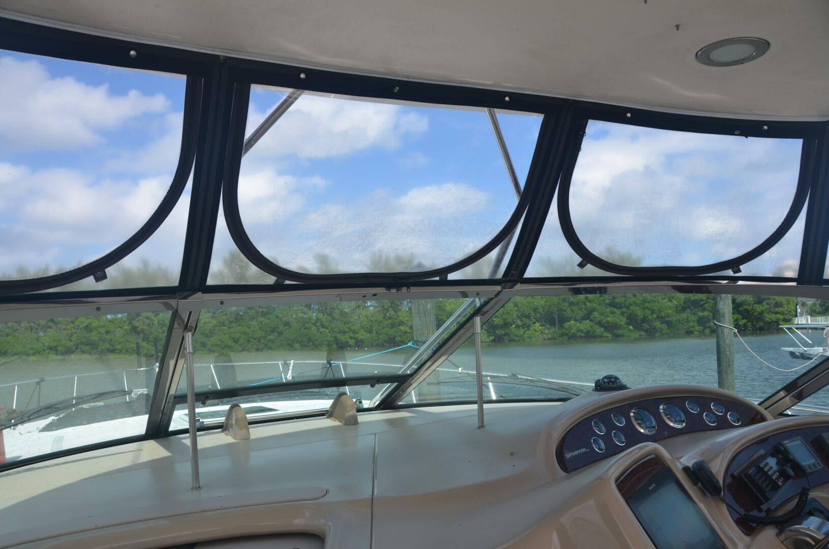 2001 Sea Ray 460 Sundancer — photo 13