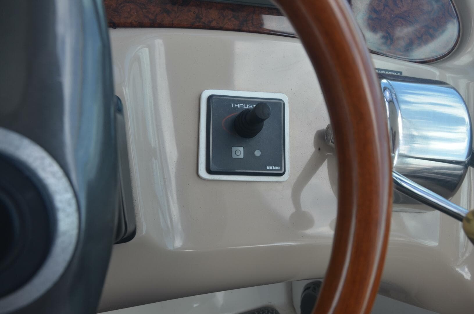 2001 Sea Ray 460 Sundancer — photo 22