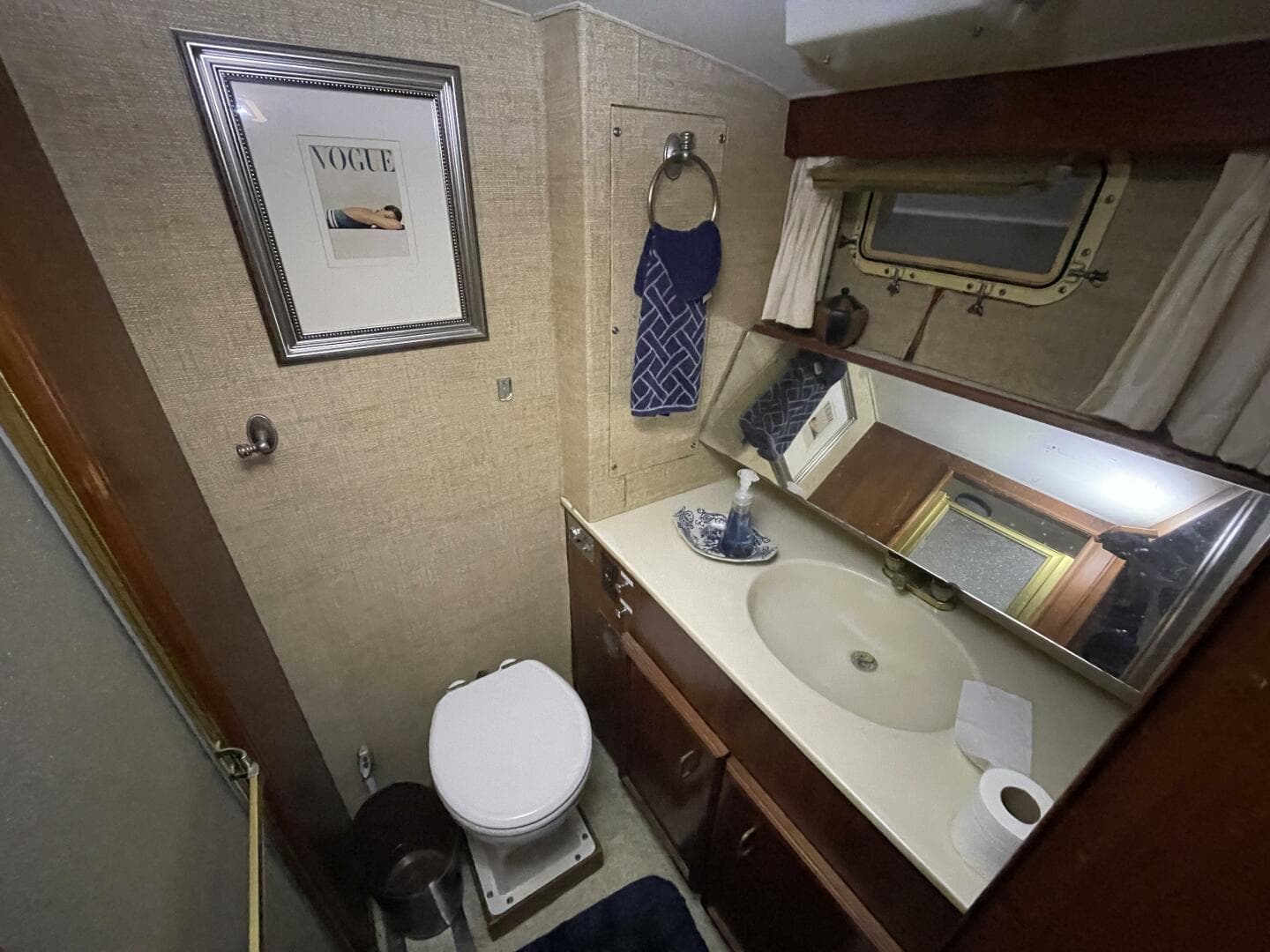 1986 Egg Harbor 40 — photo 51