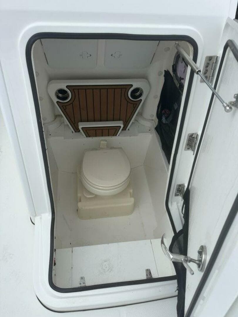 2022 Edgewater 23 CC — photo 14