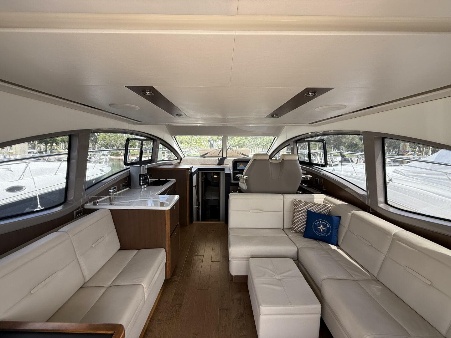 2018 Sea Ray Fly 400 — photo 30