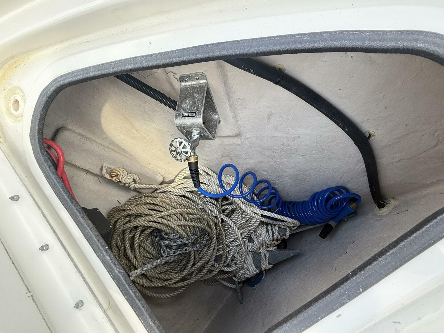 2018 Sea Ray Fly 400 — photo 28