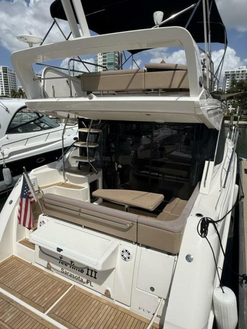 2018 Sea Ray Fly 400 — photo 15