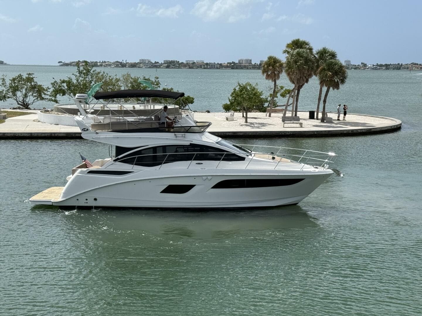 2018 Sea Ray Fly 400 — photo 7