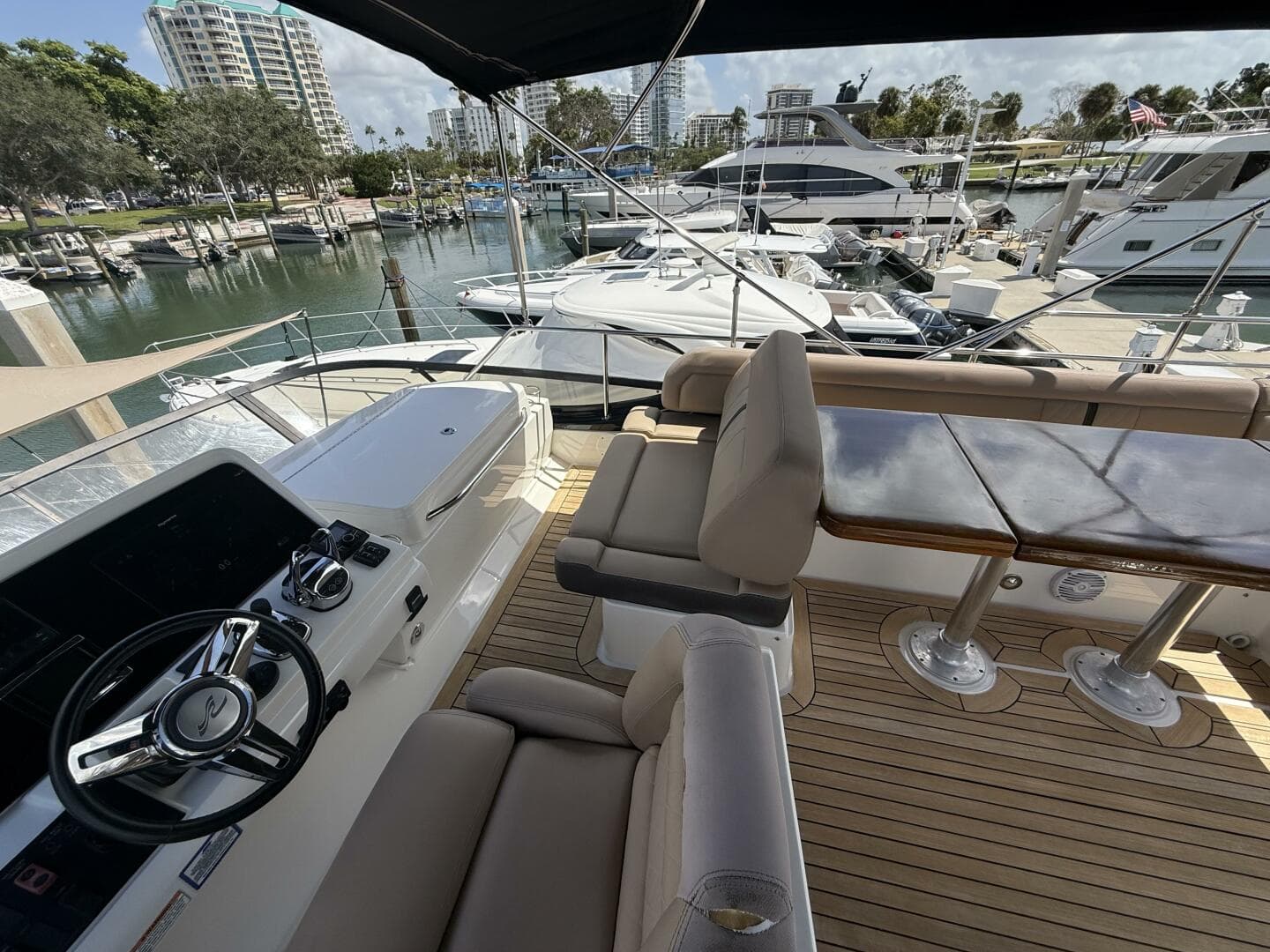 2018 Sea Ray Fly 400 — photo 22