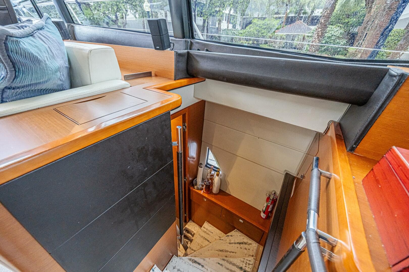 2013 Prestige 550 S — photo 18