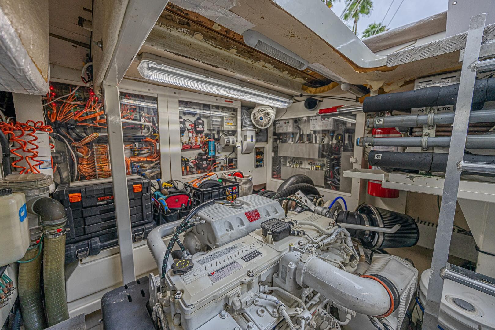 2013 Prestige 550 S — photo 41