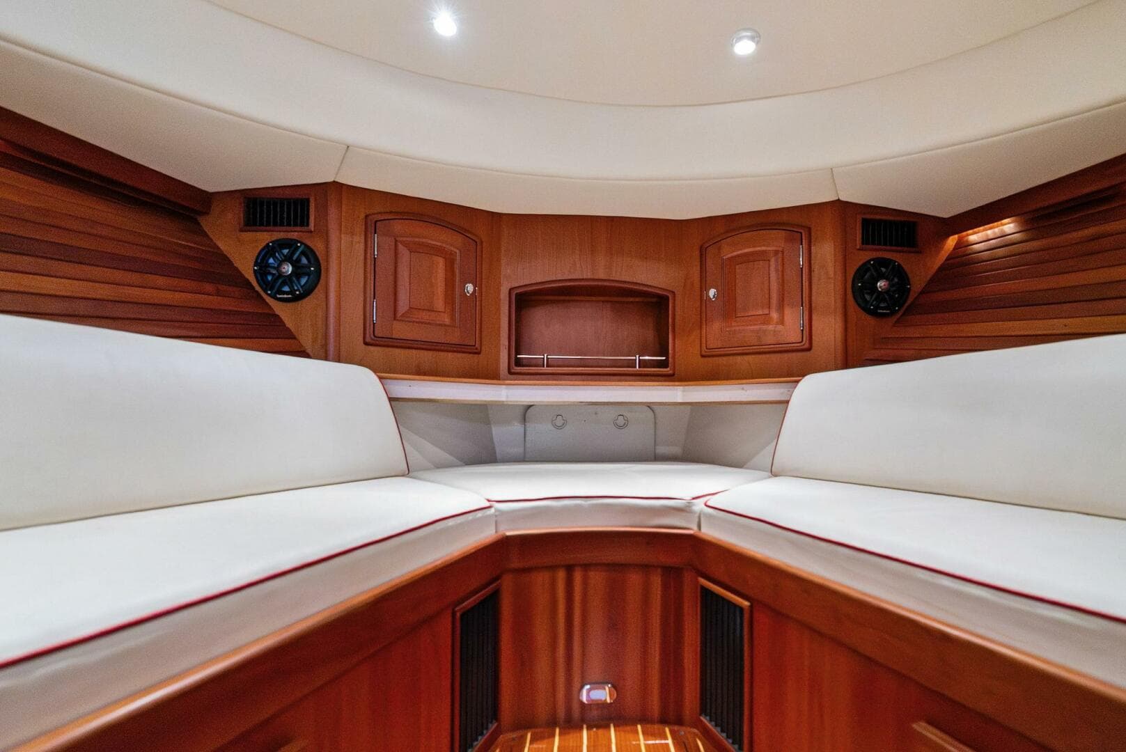 2008 Hinckley Talaria 38R Convertible — photo 27