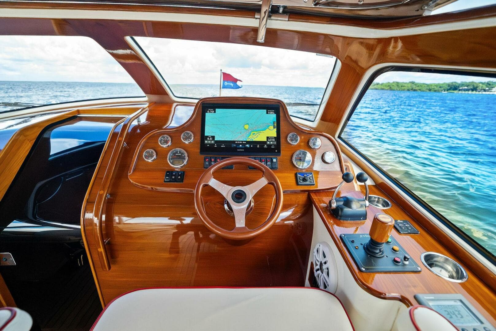 2008 Hinckley Talaria 38R Convertible — photo 13