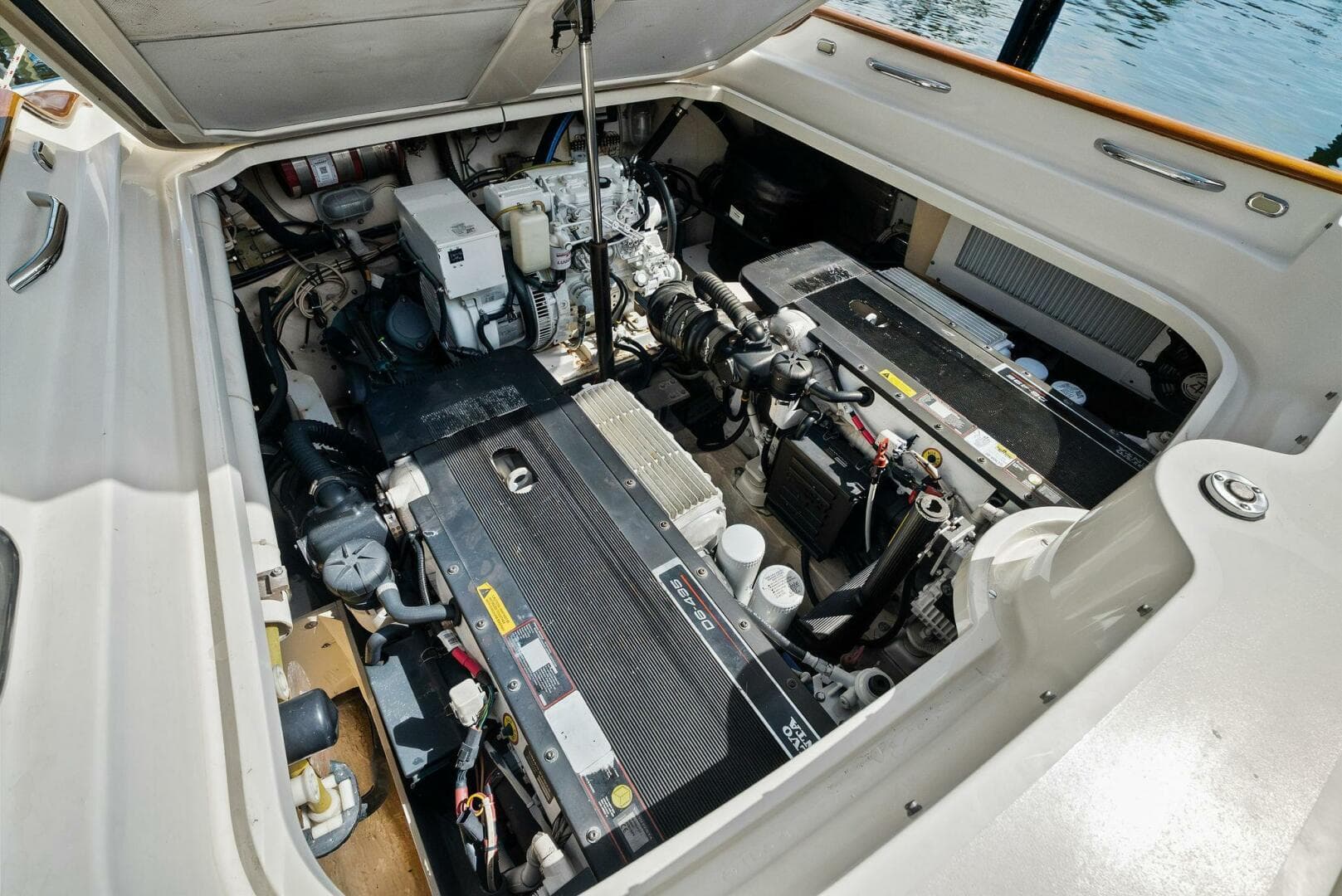 2008 Hinckley Talaria 38R Convertible — photo 42