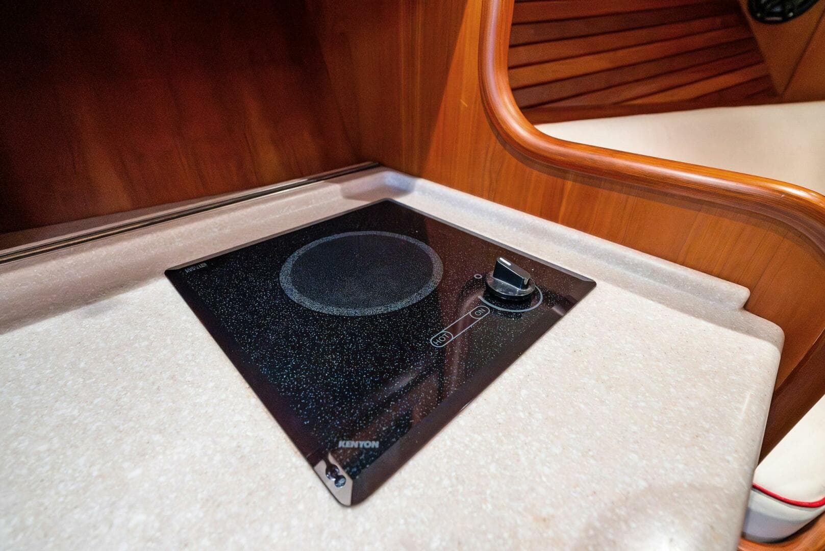 2008 Hinckley Talaria 38R Convertible — photo 33