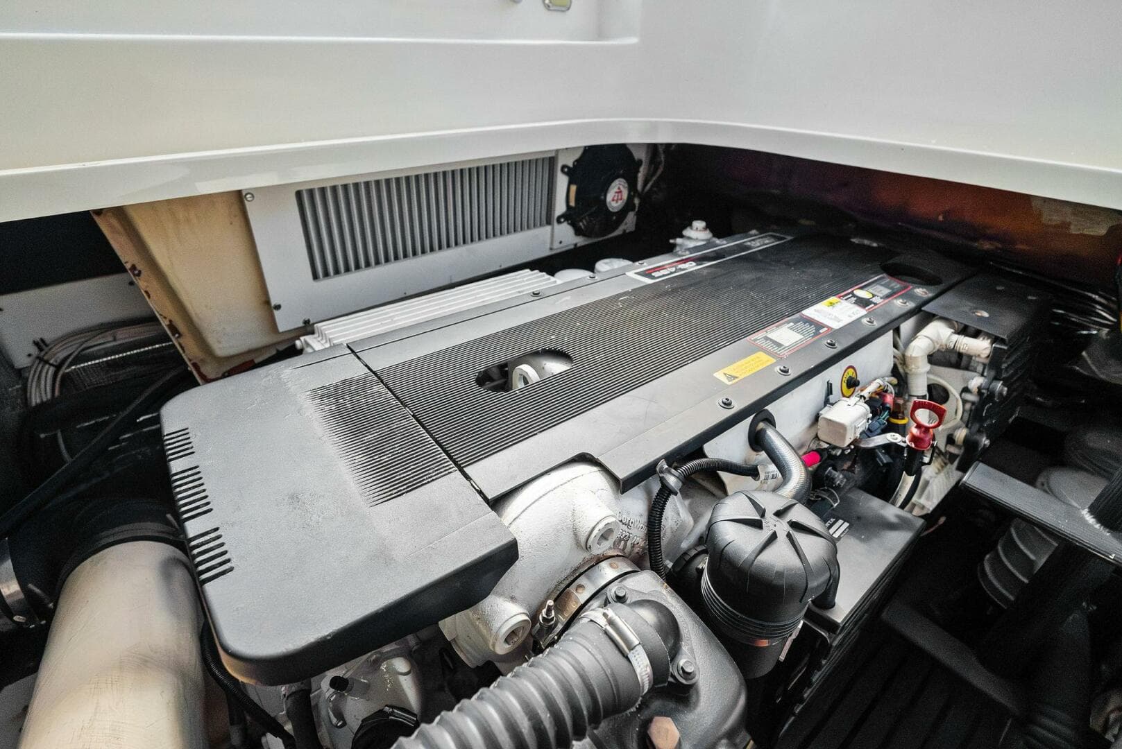 2008 Hinckley Talaria 38R Convertible — photo 45