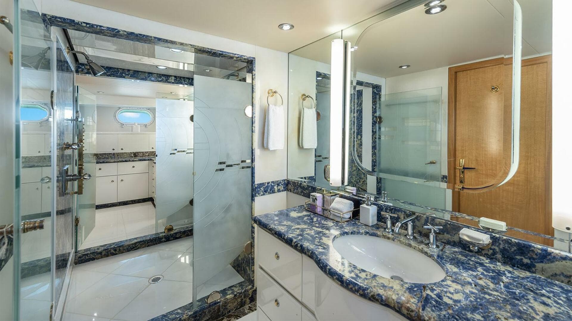 2000 Trident — photo 18