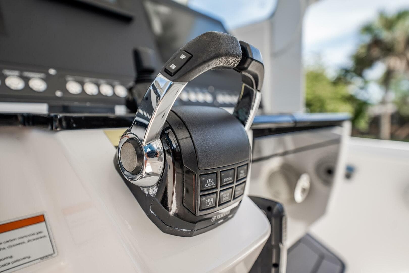 2021 Everglades 335 Center Console — photo 32